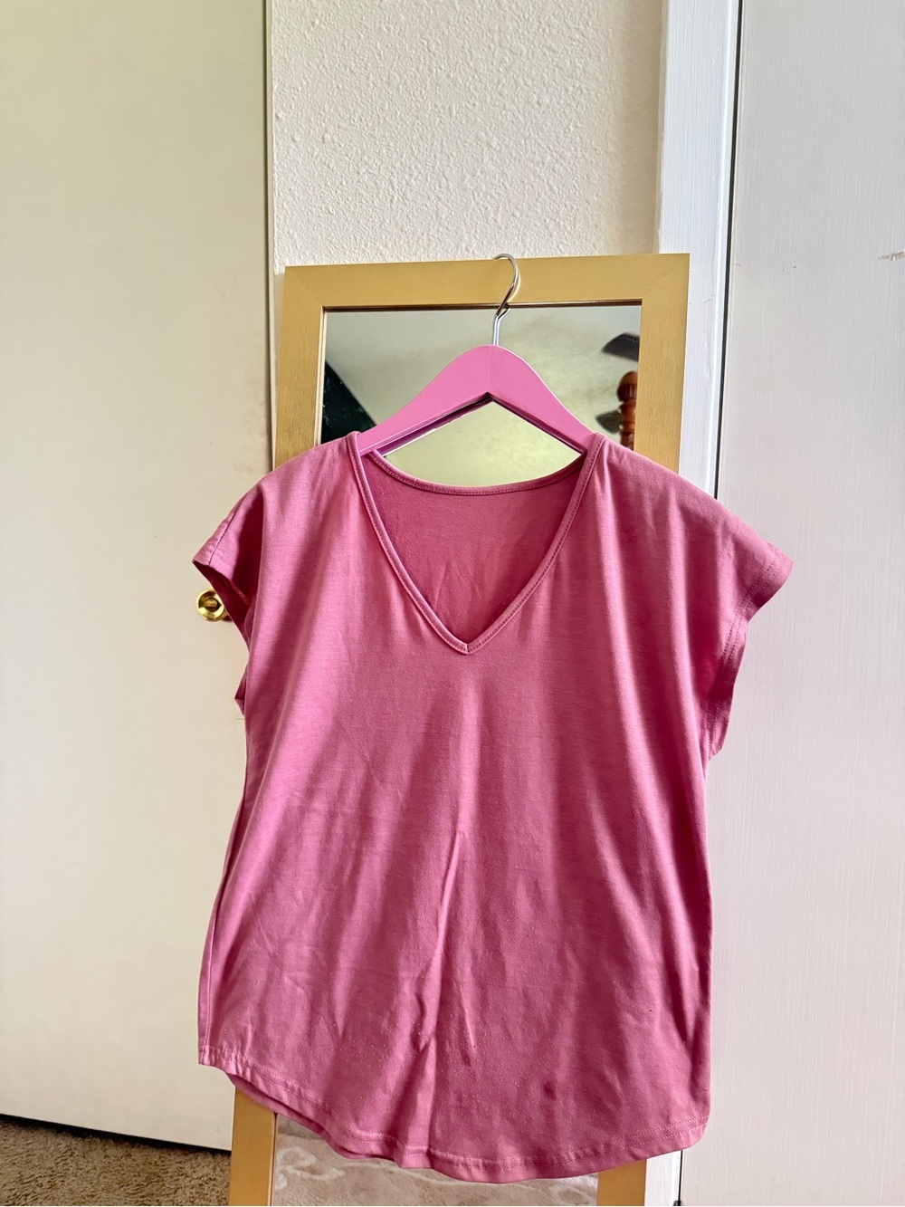 SHEIN Pink V-Neck Short Sleeve Tee. never worn NWOT